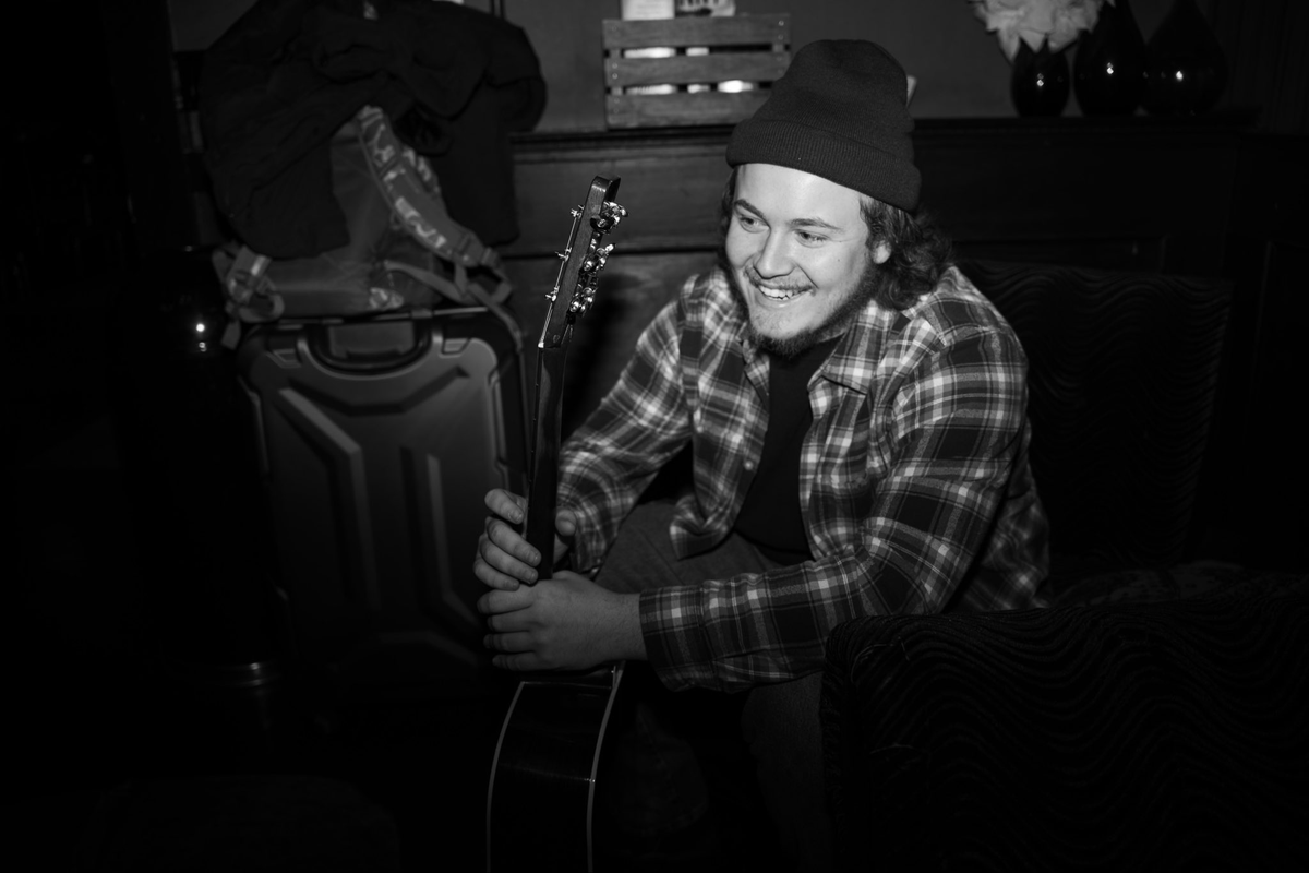 Brad Luttrell 🎵 tweet media
