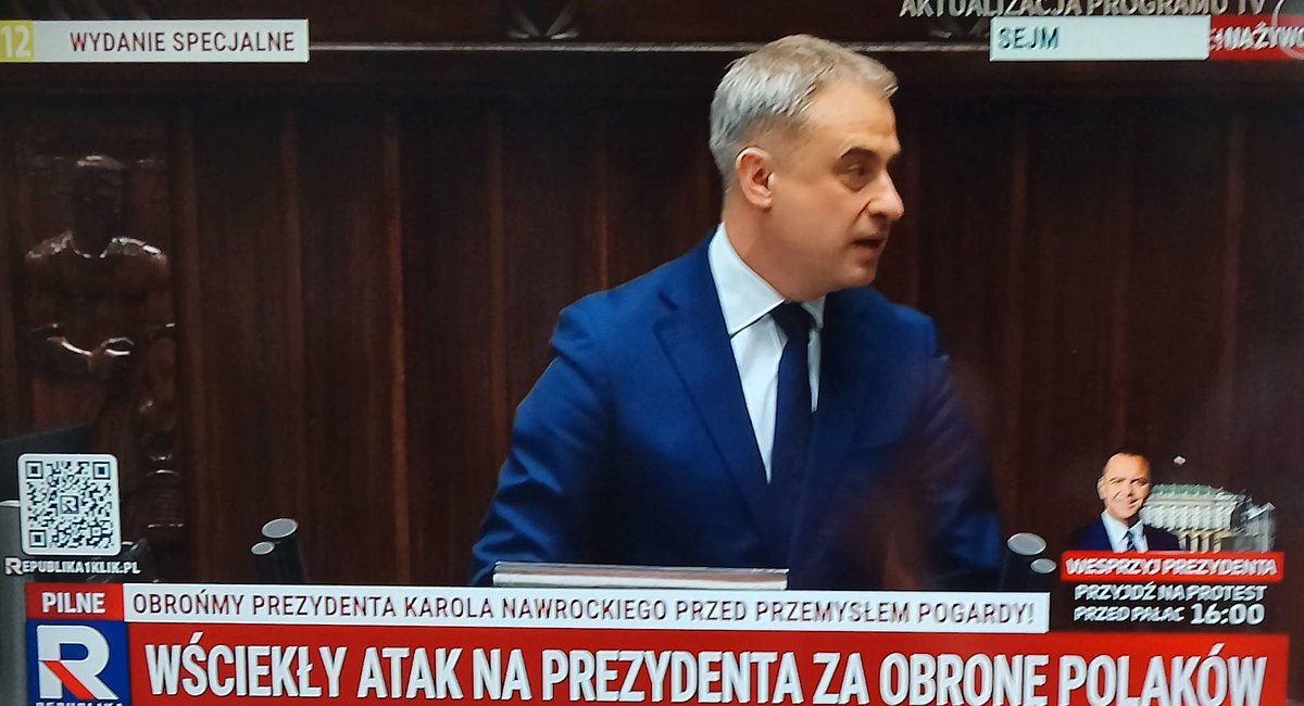 To bez wątpienia jeden z najgłupszych ministrów w rządzie Tuska.
Właśnie przed chwilą powiedział, że jesteśmy na wojnie z Rosją.
W normalnym, praworządnym Kraju, byłaby w takim przypadku natychmiastowa dymisja.