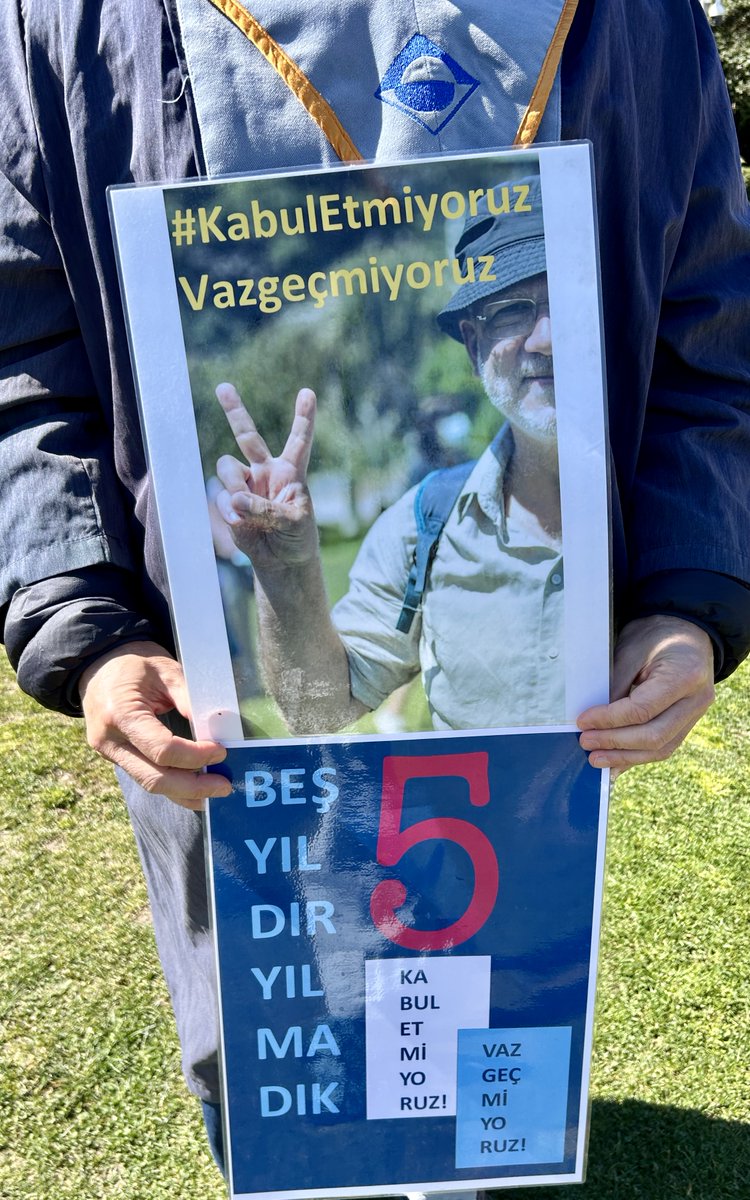 11 Mart 2026 Boğaziçi Üniversitesi Akademisyenleri Nöbeti no. 1276. Direnişin 6. yılı/1893. günü <a href="/UniBogazici/">Boğaziçi Üni.</a> #KabulEtmiyoruzVazgeçmiyoruz
March 11, 2026 Bogazici University Faculty Vigil #1276/6th year/1893rd day of the resistance @unibogazici_en #WeDoNotAcceptWeDoNotGiveUp