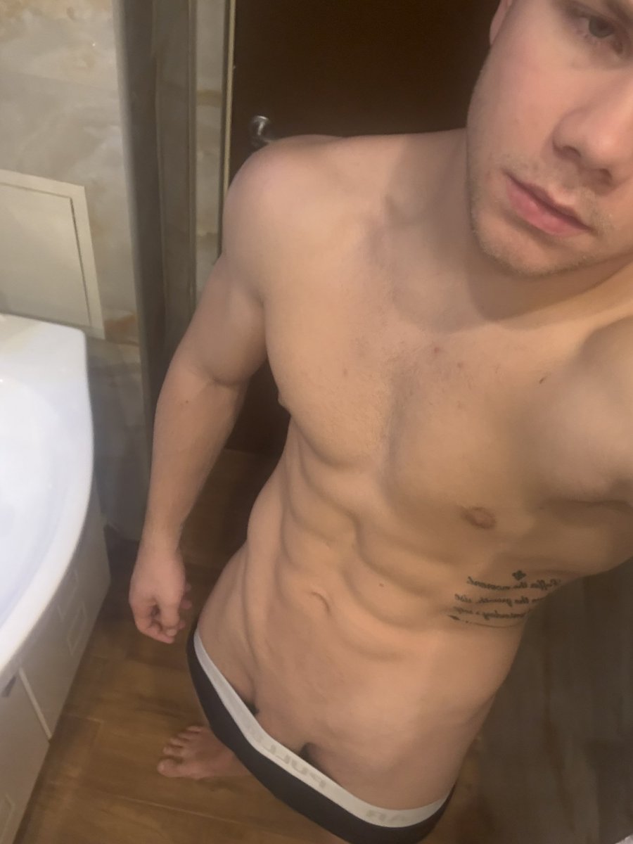 BlondeSexy69 tweet media