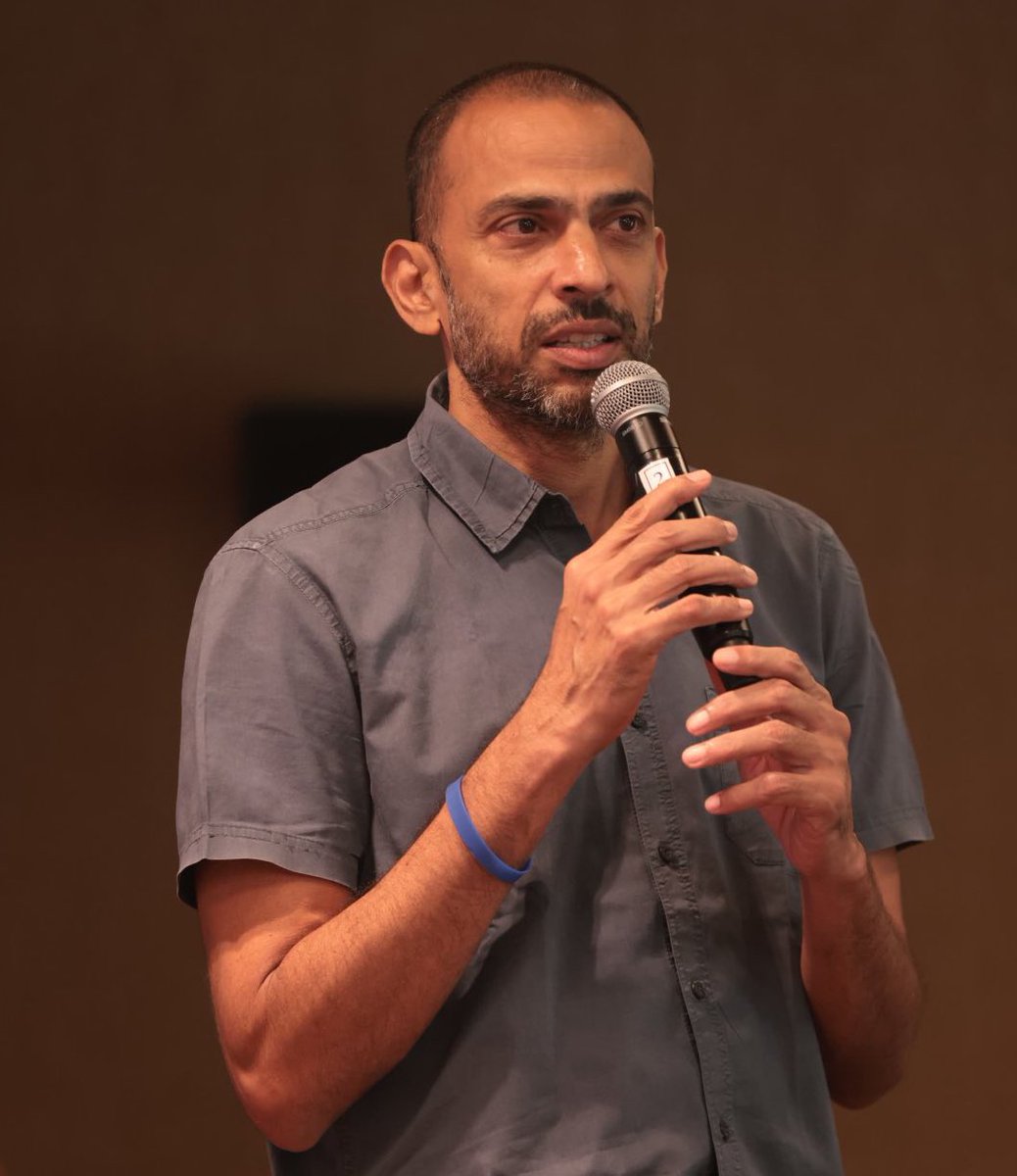 भारतीय युवा कांग्रेस के पूर्व प्रभारी एवं बिहार के AICC प्रभारी श्री कृष्णा अल्लावरू जी को जन्मदिन की हार्दिक बधाई एवं शुभकामनाएं।

मैं ईश्वर से आपके उत्तम स्वास्थ्य, दीर्घायु एवं उज्ज्वल भविष्य की कामना करता हूँ।

<a href="/Allavaru/">Krishna Allavaru</a>