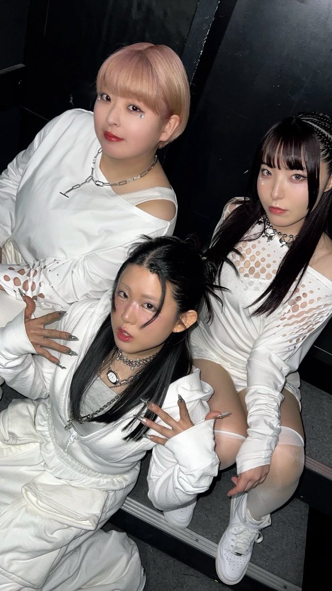 おなご　かすみん tweet media