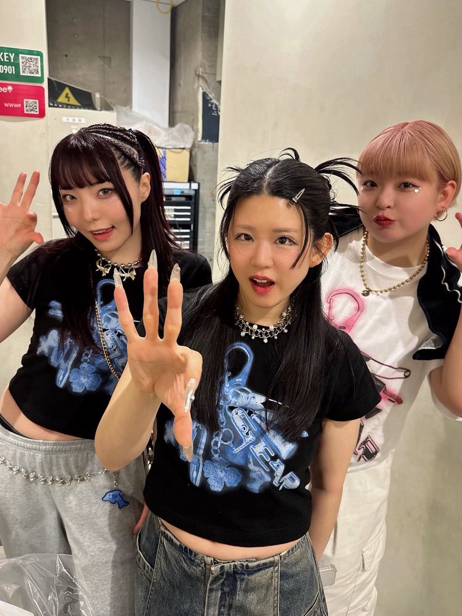 おなご　かすみん tweet media