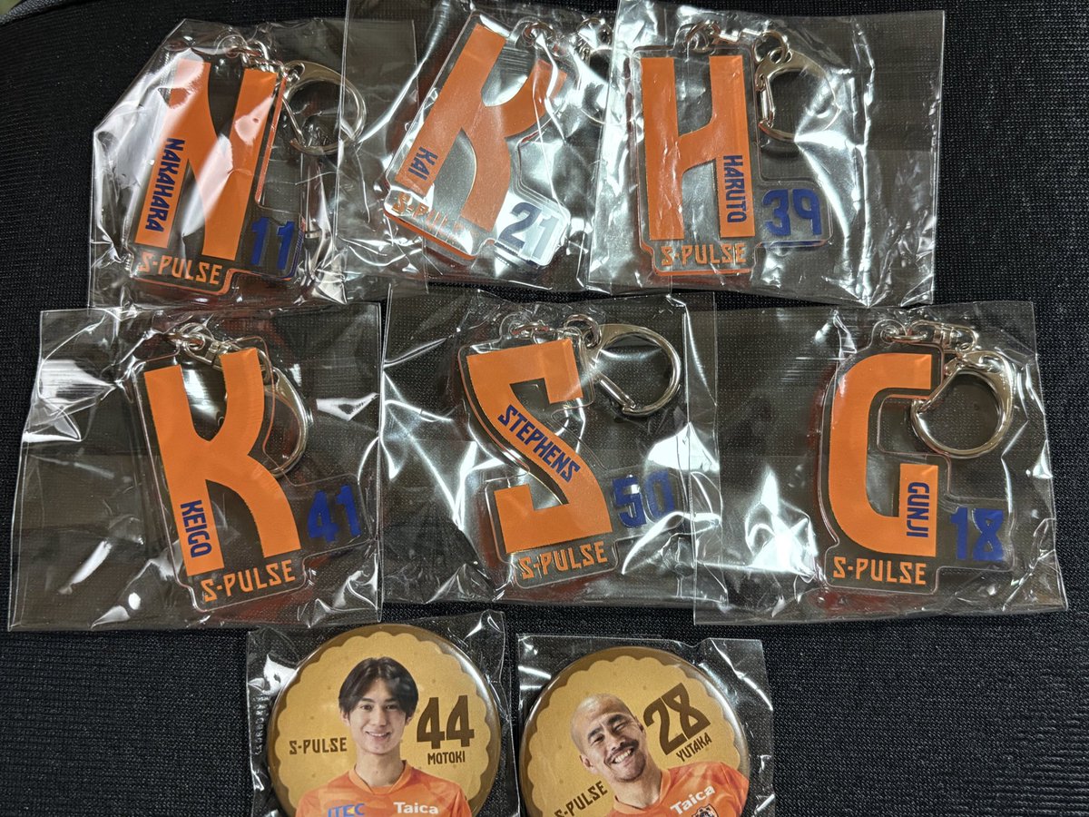 ななな tweet media