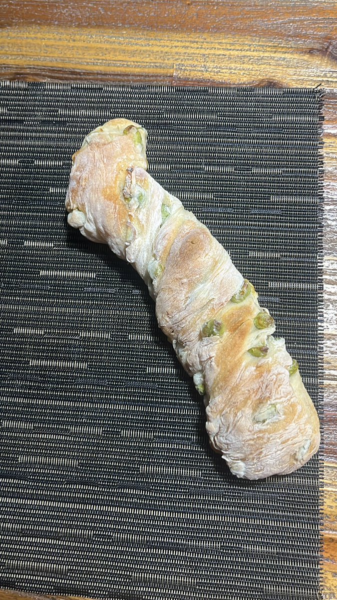 cr_xuv's tweet photo. 今日夜ご飯パン食べるわよ https://t.co/FNc7Ap8pDg
