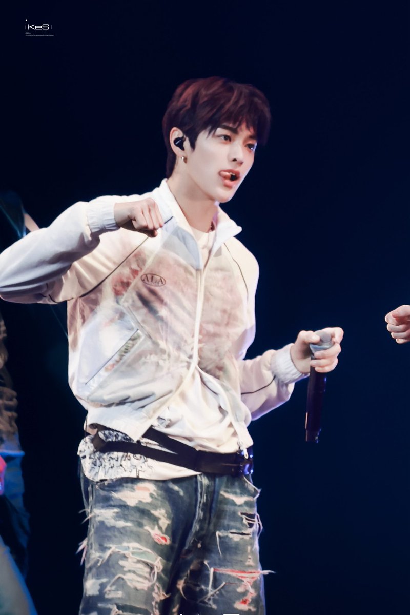 𝑲𝒆𝑺 tweet media