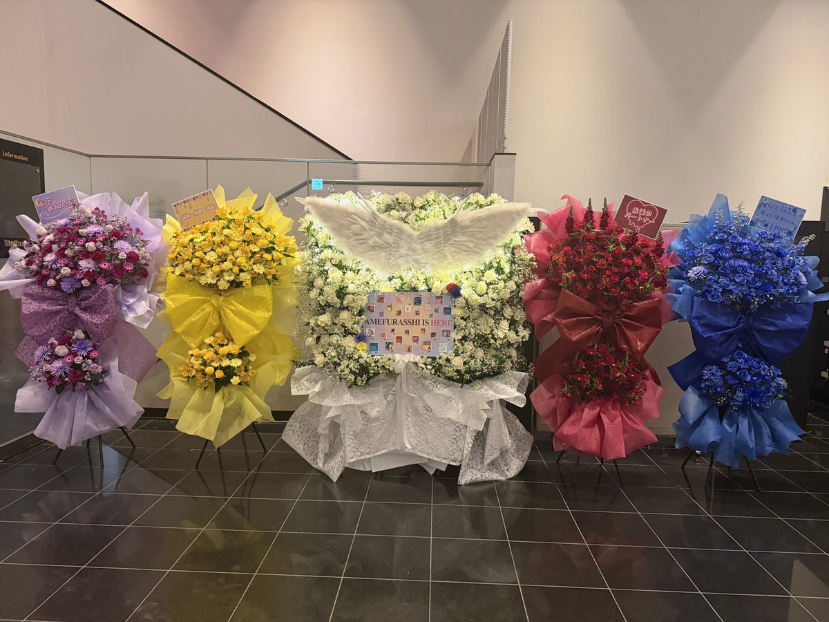 eringi_colors87's tweet photo. 会場ついたら写真撮り放題だったから現地来れない方へのおすそ分けだよ😭
#AMEFURASSHI  #AMEFURASSHIの音楽を止めない  #AMEFURASSHI同時視聴 https://t.co/dJGMbdvPCK