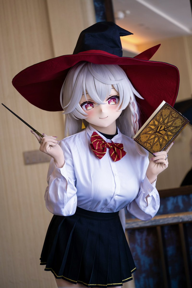 Cecil Bessie tweet media