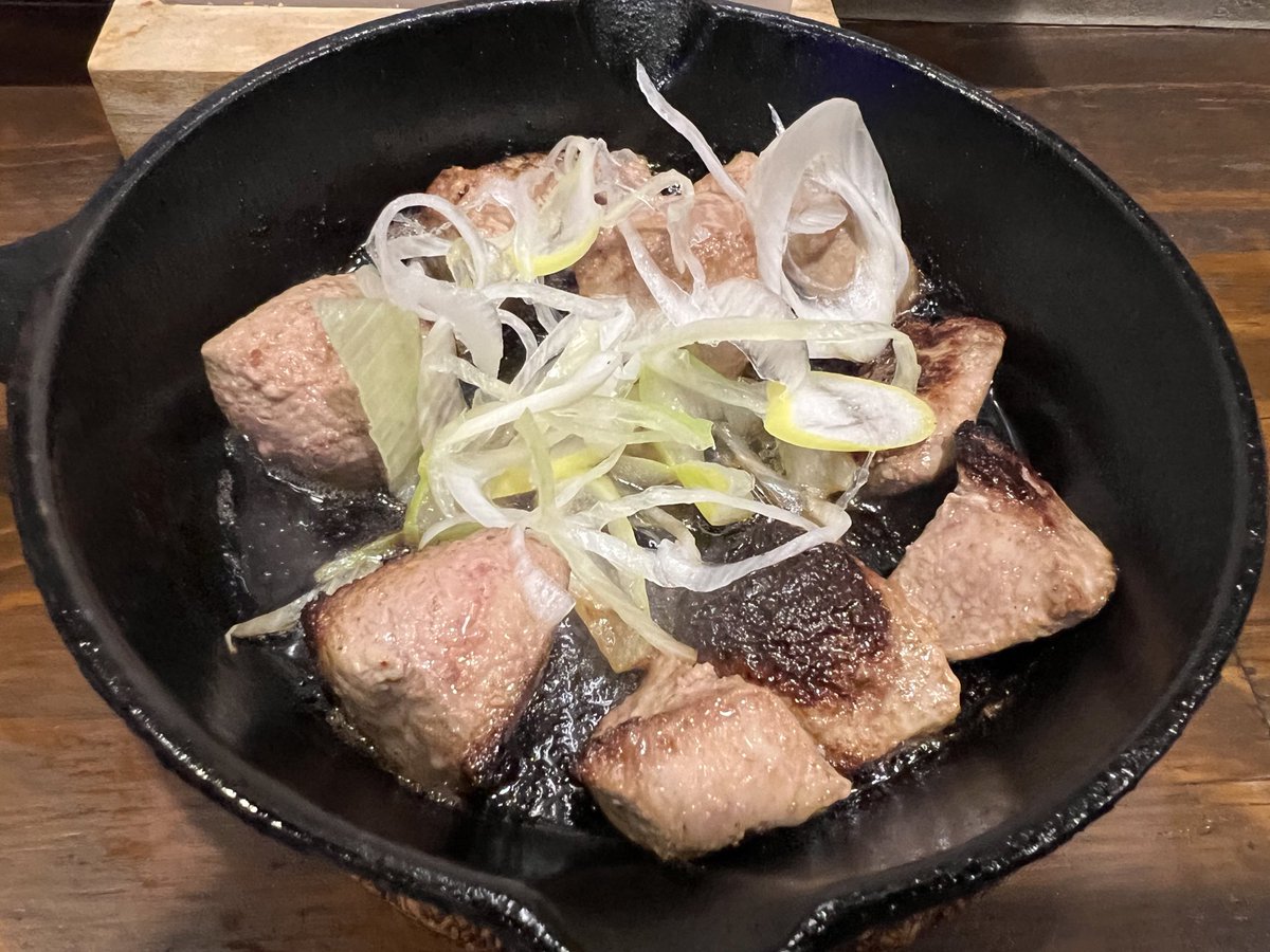 超人さんで駆け付け3杯🍻
海鮮サラダとレバテキ
 #超人 #亀戸