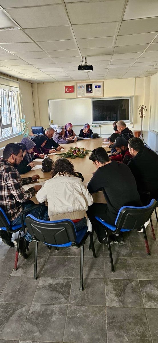 Çavdır’da Yetiştiricilerimize Büyük Destek! 🤝
İlçe Müdürlüğümüz ve Ali Nuri Sayın Halk Eğitim Merkezi iş birliğiyle düzenlenen "Sürü Yöneticisi" kursu kapsamında, bölge hayvancılığını kalkındıracak adımlar atılmaya devam ediyor.
#Çavdır #Burdur #Hayvancılık #Eğitim #HalkEğitim