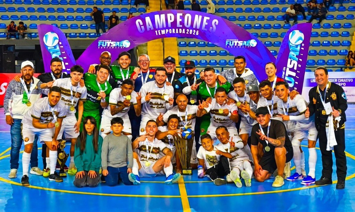 wijors's tweet photo. Como le explico a mis amigos que el campeón de Futsal de Guatemala se llama “Dobladas” San Carlos ? 😮‍💨😅

Le ganaron 5-3  a Glucosoral ( el equipo del Zancudo Estrada) 

El marco de aficionados impresionó! En jueves!!! https://t.co/szvL6HBgy3