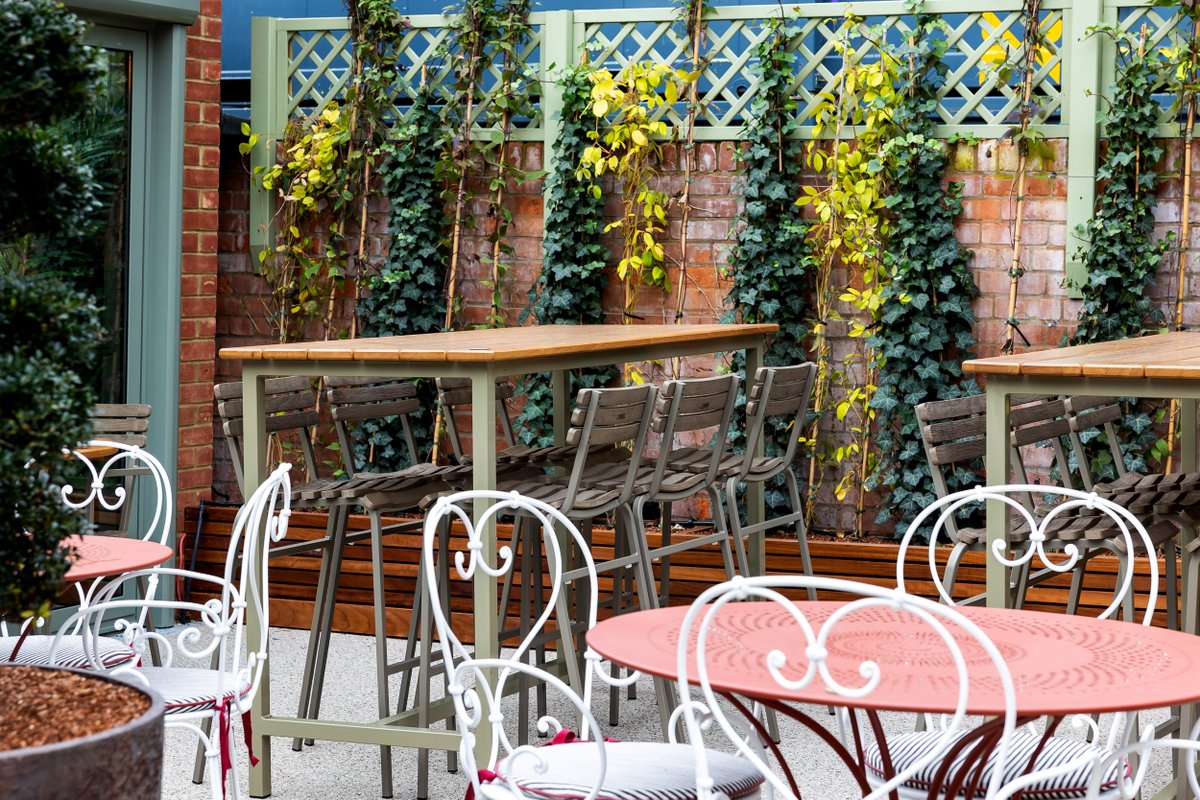 Hill Cross Furniture tweet media