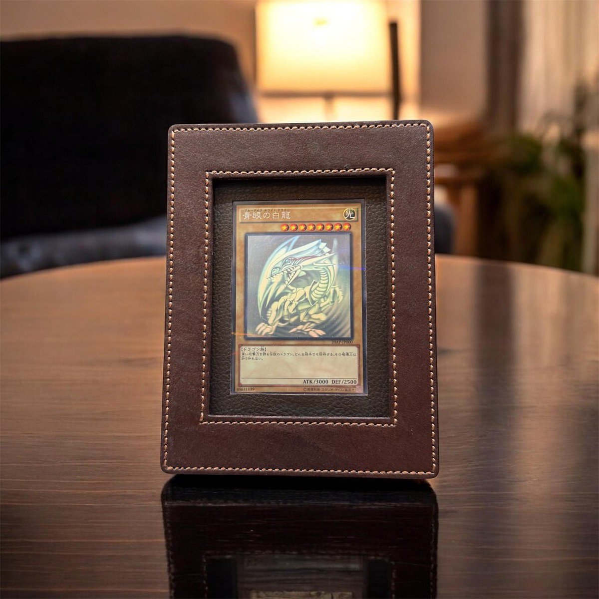 cardpro_jp's tweet photo. 【販売開始】
BEZEL - Model 01: Antique Dark

ただいまより販売開始しました🌟

さらに、秋葉原のVALUABLE CARD TOKYO様（@vc_tokyo_akiba）でのお取り扱いも決定🔥
展示もしておりますので、BEZELの透明度・低反射はぜひ実物でもご体感ください。
グランドマスターレアの見え方、本当にやばいです…。

店頭販売については、お店からのご案内をお待ちください🙏
#ベゼル #CARDPRO
