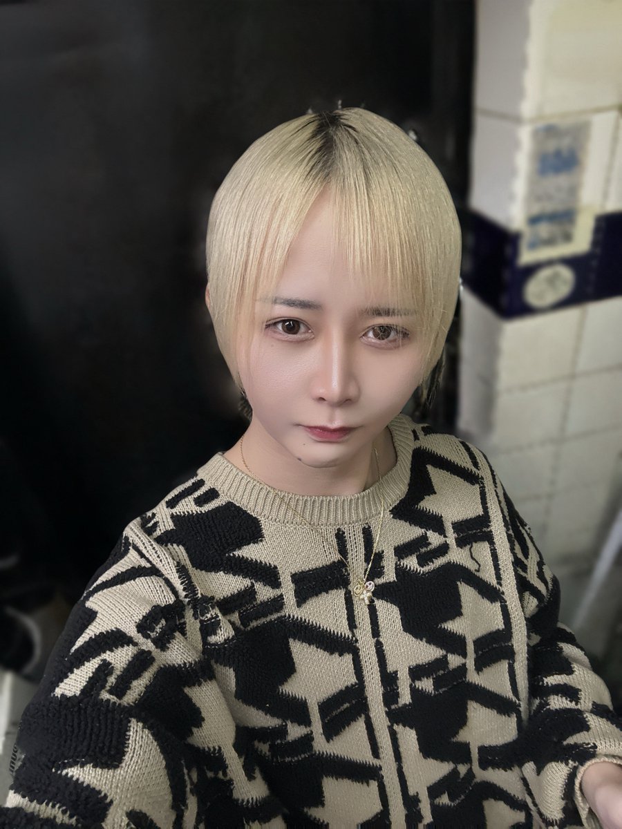 hxf9n's tweet photo. 飲み行こ https://t.co/q9sQI8p2IS