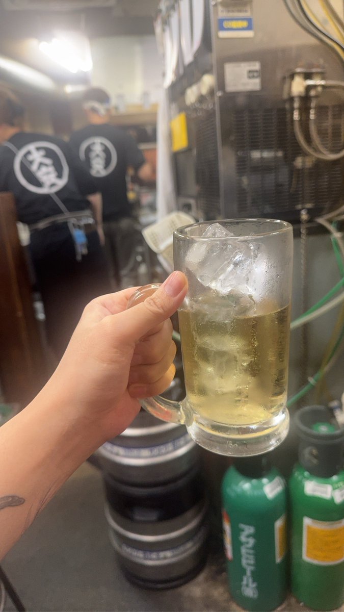 hxf9n's tweet photo. 飲み行こ https://t.co/q9sQI8p2IS