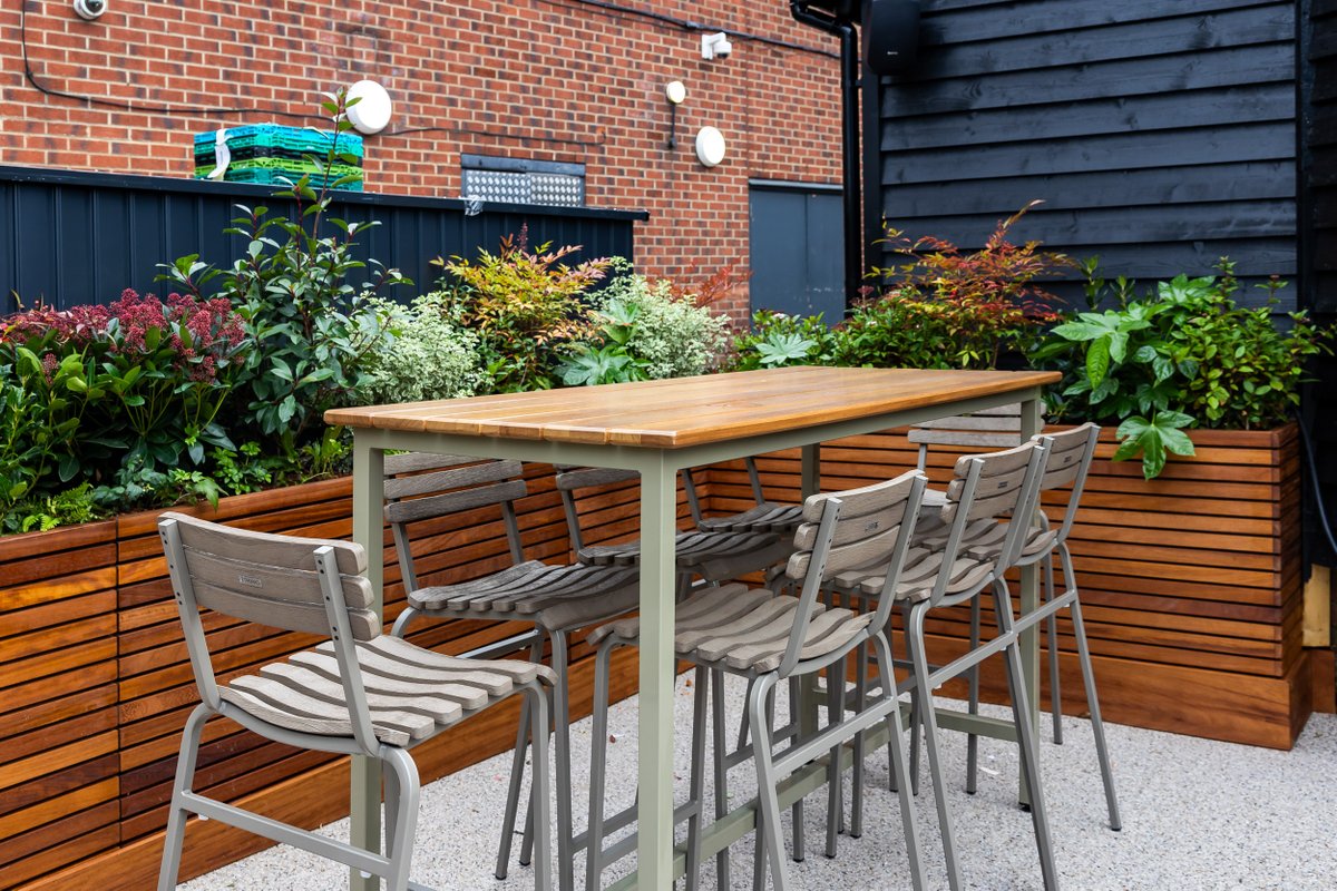 Hill Cross Furniture tweet media