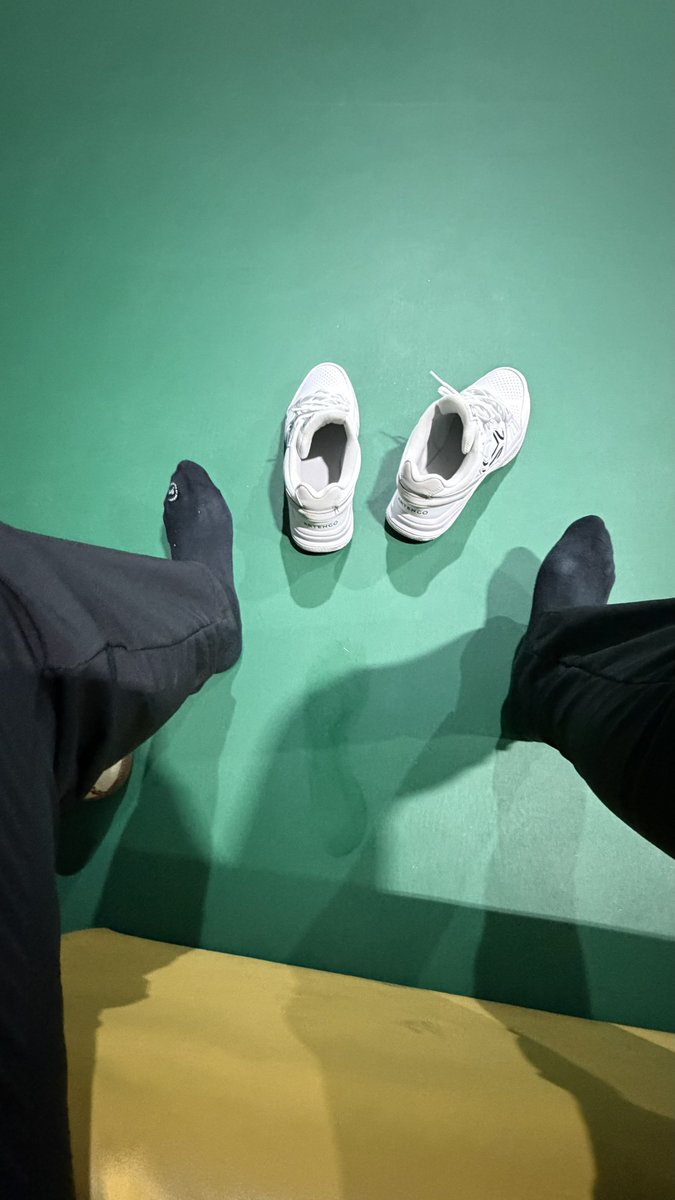 dcdcdc_gooner's tweet photo. 👅有傻逼想舔么？打了两个小时球🎾的大汗脚🦶💦 https://t.co/a5iYP1u6Gj