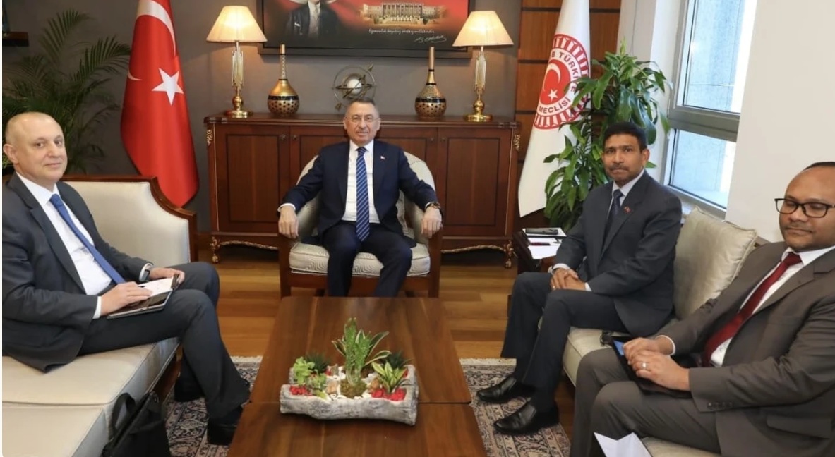 ސަފީރު ޢަބްދުއްރަޙީމް ޢަބްދުއްލަޠީފް ތުރުކީގެ ޤާނޫނު ހަދާ މަޖިލީހުގެ ފޮރިން އެފެއާޒް ކޮމިޓީގެ މުގައްރިރު އޮނަރަބަލް ފުއާތް އޮކްތާއި އާ ބައްދަލުކުރައްވައިފި
miadhu.mv/articles/43062…