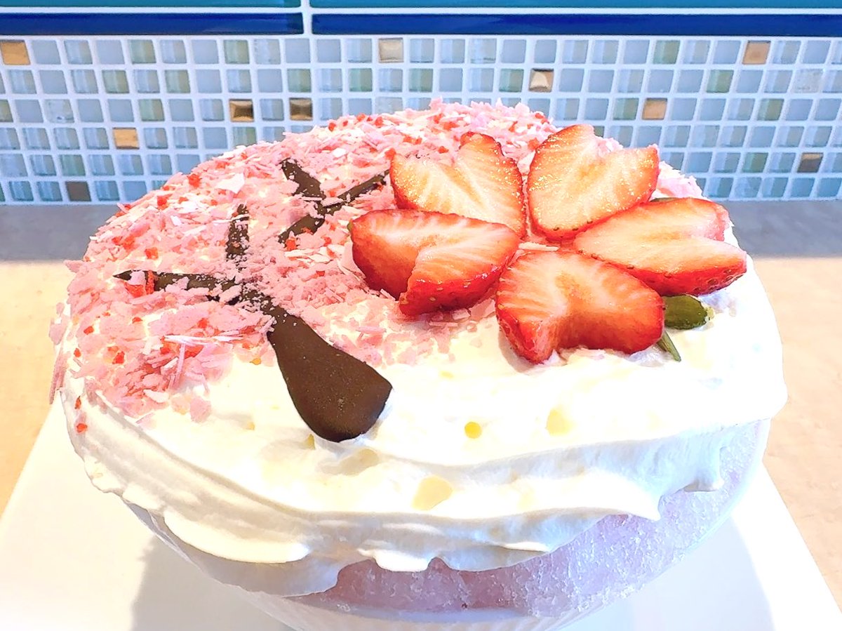 chiko_ri_'s tweet photo. 毎年楽しみな この時期ならではの
桜(R)🍧
ベースもさくら🌸
大好きなので毎年リピしています😋
本来は桜餡が入りますが
パンナコッタに変更していただきました🙇‍♀️
🥛エスプーマの上に
様々な食材を使って描かれた
店主さまこだわりのArt作品🌳
見て楽しめるし食べても楽しめる🍓

#KORICAFEANNIVERSARY https://t.co/CDtcHMBAwW