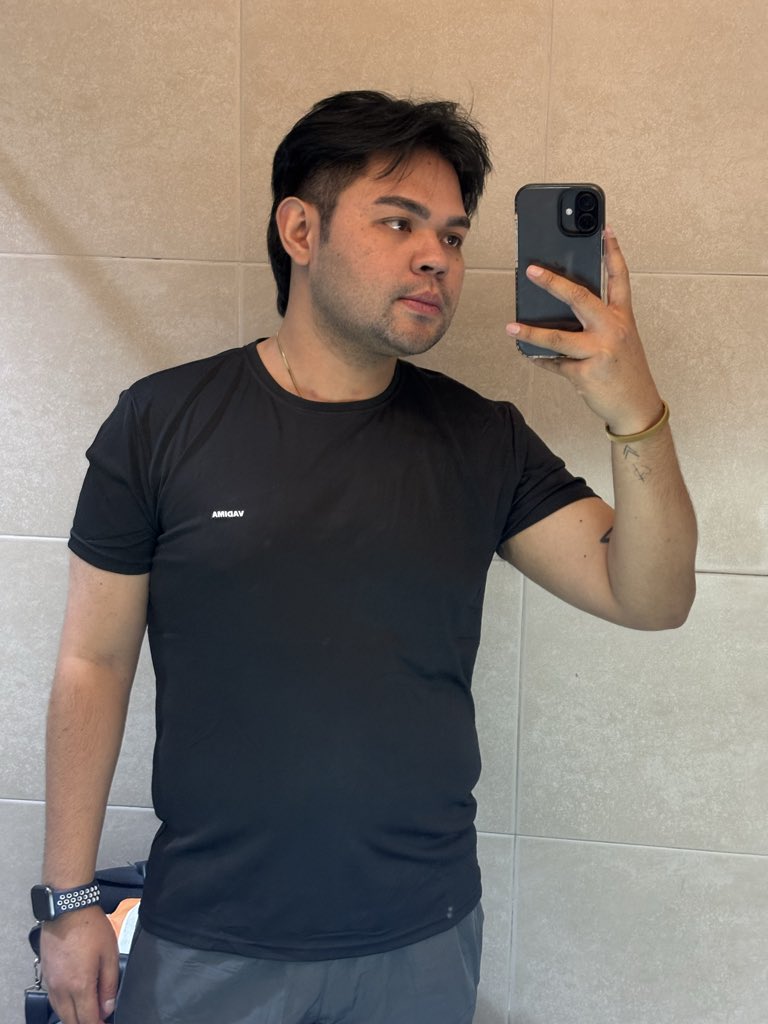 DocGeeyow's tweet photo. Casual fit to gym fit 🙃 https://t.co/UF06NVzVQS