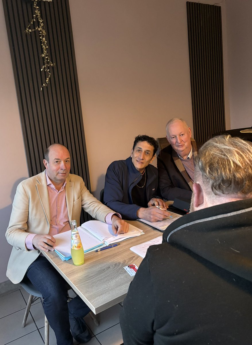 Permanence citoyenne dans les Coteaux d’Ans

Encore une belle soirée, avec de vrais échanges, des retours concrets du terrain et une ambiance simple et chaleureuse. 💬🤝

📅 On se retrouve jeudi prochain, 18h–19h
📍 Mbarlounge

➡️ Venez comme vous êtes : on vous écoute !