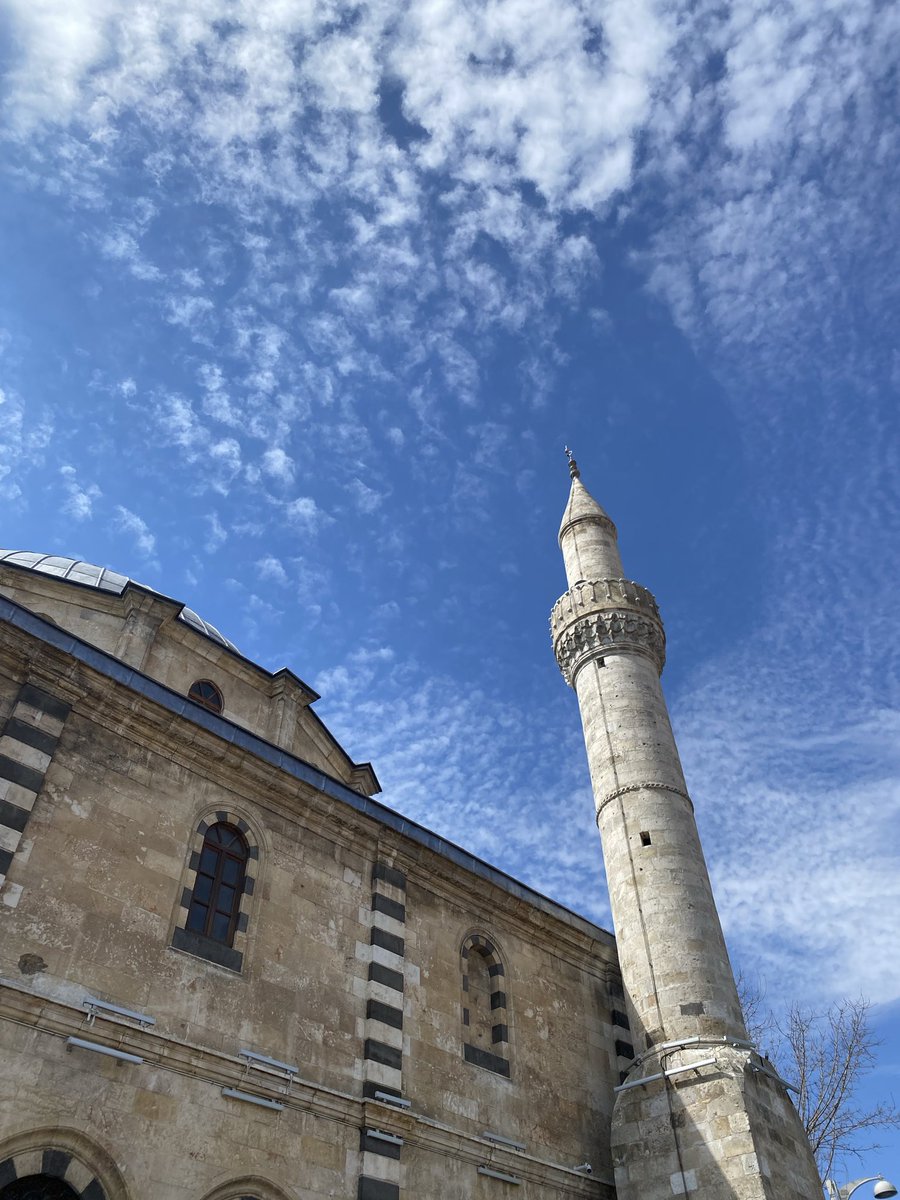 bibenefse's tweet photo. durup beklemenin,
durup beklemekle devam ettiği 
günler
… https://t.co/HZZVVli4Xv