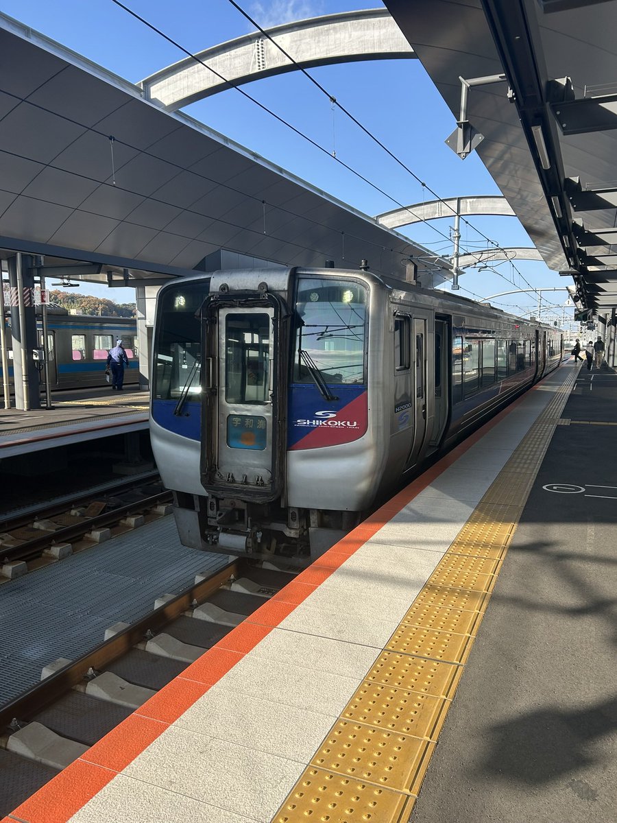 Yuukoma0107's tweet photo. ちょっとそこのあなた、2000系を好きになりましょう
#いいねした鉄道ファン全員フォローする https://t.co/85d5sL0cTw