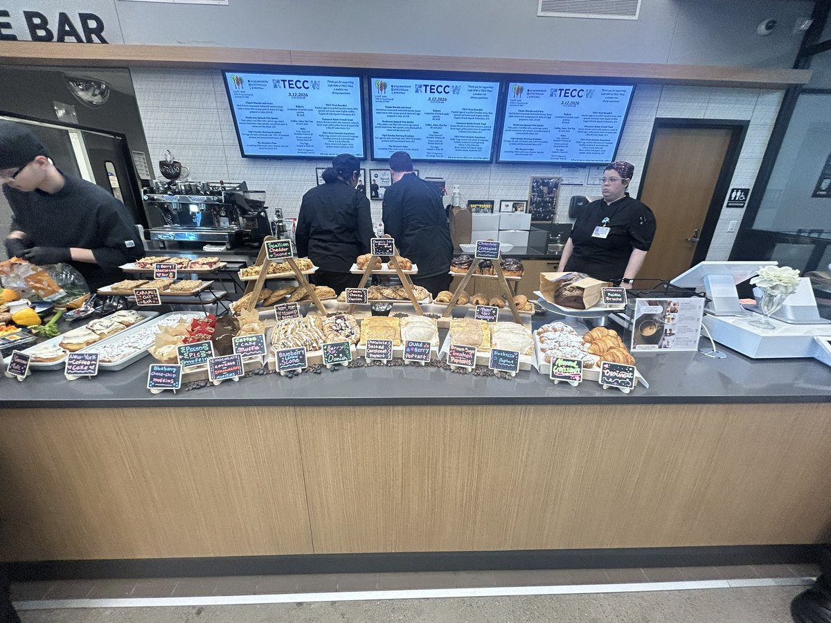 ChefShierTECCW's tweet photo. Another great Cafe Service @Cafe3040TECCW . These students are having a great semester! @TECCwest https://t.co/Gq2oXelfX9