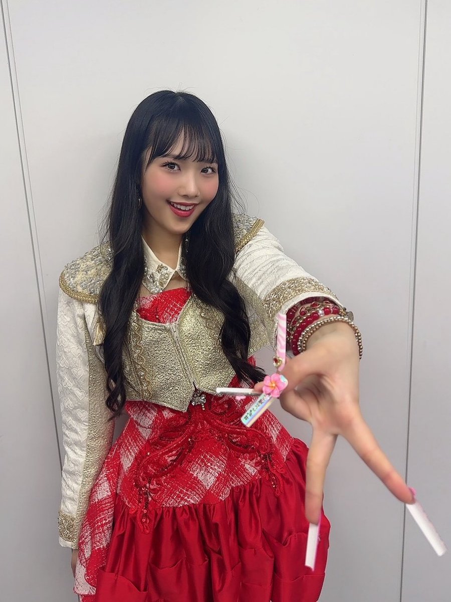 angel_raindrop's tweet photo. 「 #エルフ荒川 さんへ💖
₹˝ｬʓになりました🌺💅⭐️🌈
読売テレビ「音道楽√」
3月13日(金)深夜0:45〜放送です！
みなさんぜひご覧下さい📺
#GALLZ #音道楽
#juicejuice #入江里咲 #りさち 」
（Juice=Juice 入江里咲 公式Instagram）
ネイルというより武器に見える… https://t.co/lxY67hB9UX