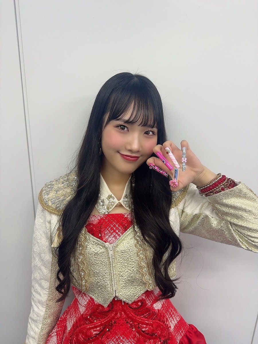 angel_raindrop's tweet photo. 「 #エルフ荒川 さんへ💖
₹˝ｬʓになりました🌺💅⭐️🌈
読売テレビ「音道楽√」
3月13日(金)深夜0:45〜放送です！
みなさんぜひご覧下さい📺
#GALLZ #音道楽
#juicejuice #入江里咲 #りさち 」
（Juice=Juice 入江里咲 公式Instagram）
ネイルというより武器に見える… https://t.co/lxY67hB9UX