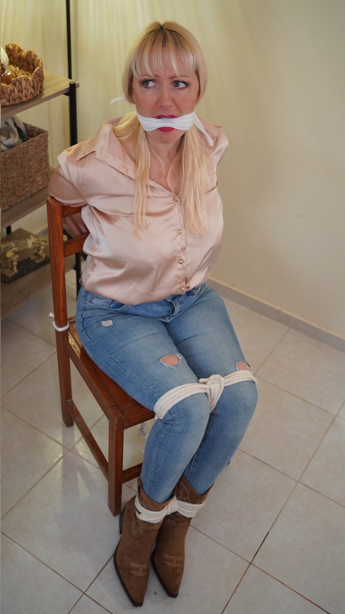 VictoriaC Bound & Gagged tweet media