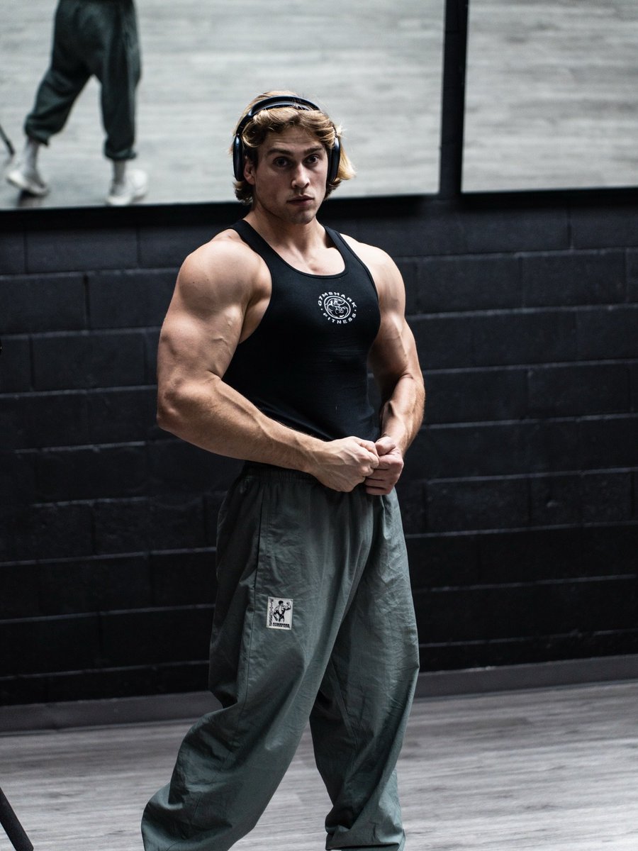 𝓒𝓪𝓭𝓮 𝓒𝓸𝓵𝓵𝓲𝓷𝓼 tweet media