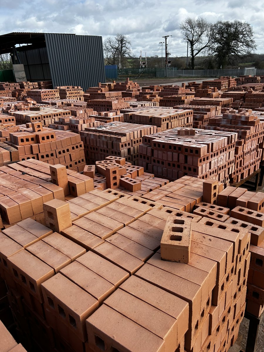 EH Smith Builders Merchants tweet media