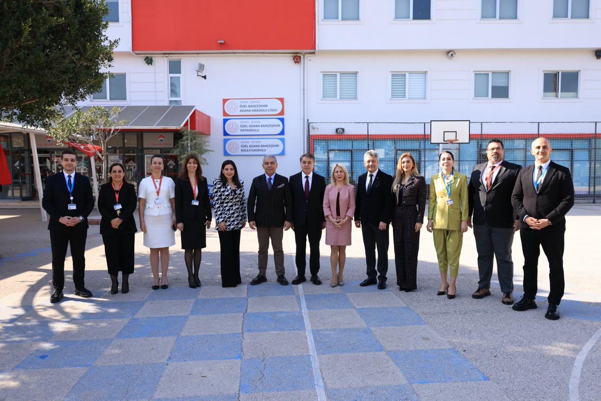 bahcesehir_k12's tweet photo. Genel Müdürümüz Dr. Özlem Koç ve Genel Müdür Yardımcılarımız Dr. Özge Aslan, Nil Çiçek ile Savaş Boyar; Adana Kampüsümüze gerçekleştirdikleri ziyarette kampüs yöneticilerimiz, öğretmenlerimiz ve öğrencilerimizle bir araya geldi.

#BahçeşehirKoleji ❤️💙 https://t.co/RmNPHrZIKz