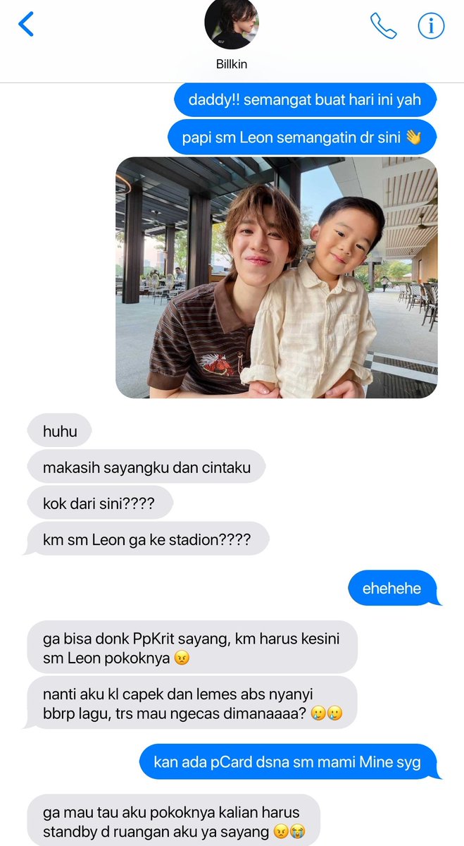 sunlightjerukk's tweet photo. one tweet 
Semangatin ayah mau konser today 🥰🤗 https://t.co/xCE16k3OB3