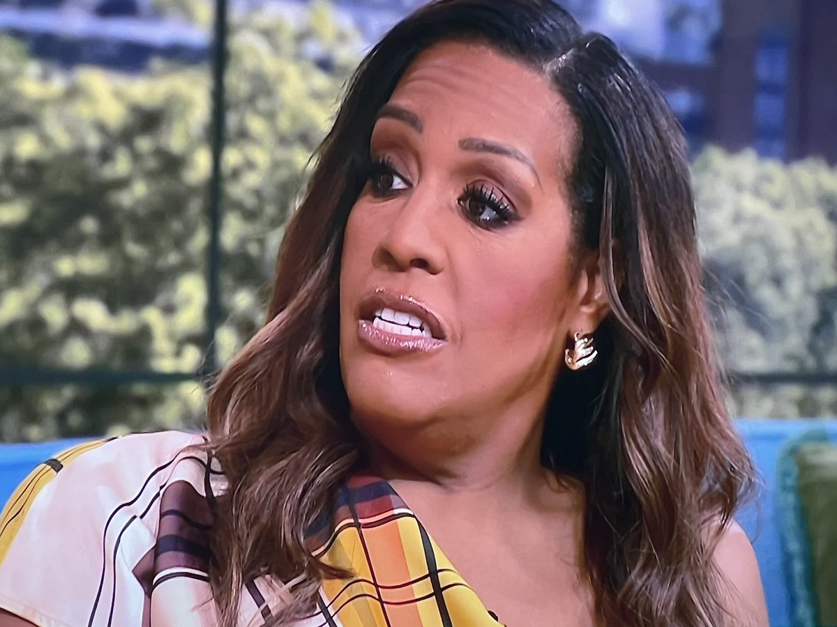 Lee Patriot Hood tweet media