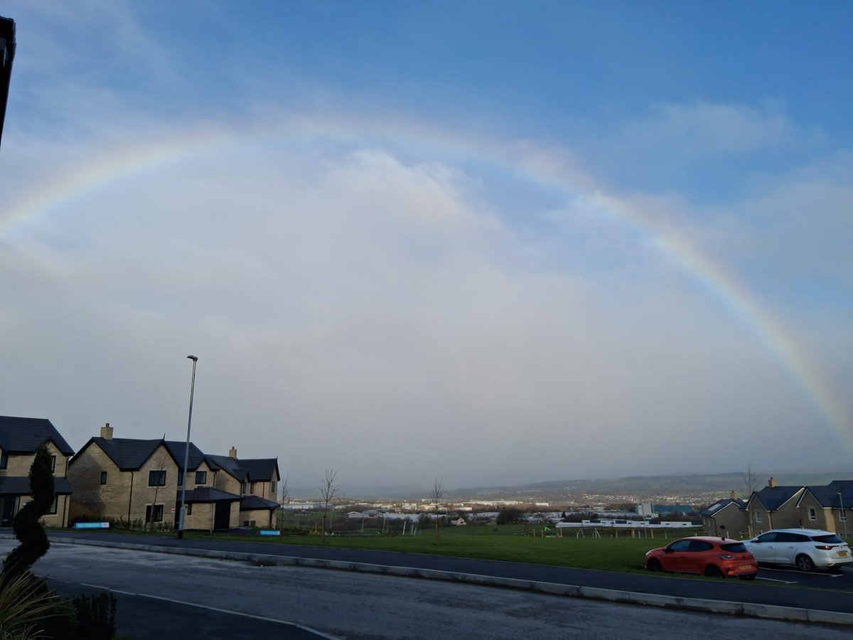 SeddonHomes's tweet image. Who says Friday the 13th is unlucky? 🍀 We caught this stunning rainbow over Buttercross Hall this morning. Life at Seddon Homes is looking pretty bright! 🌈✨

Wishing our residents a lucky weekend! #SeddonHomes #FridayThe13th #NewHome #Rainbow