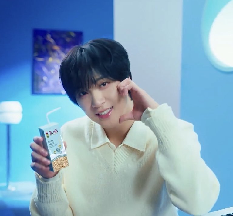 I JUST SMOOCHED MY SCREEN THIS AEGIIIII 😭😭🤏