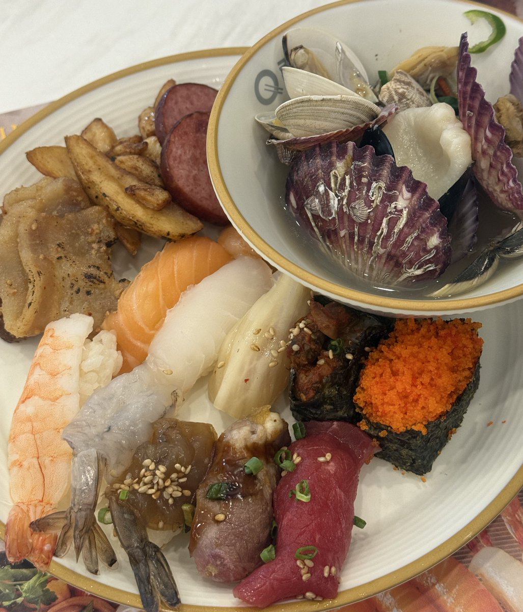13잉의 금용일이니까 맛있는거 먹어야디