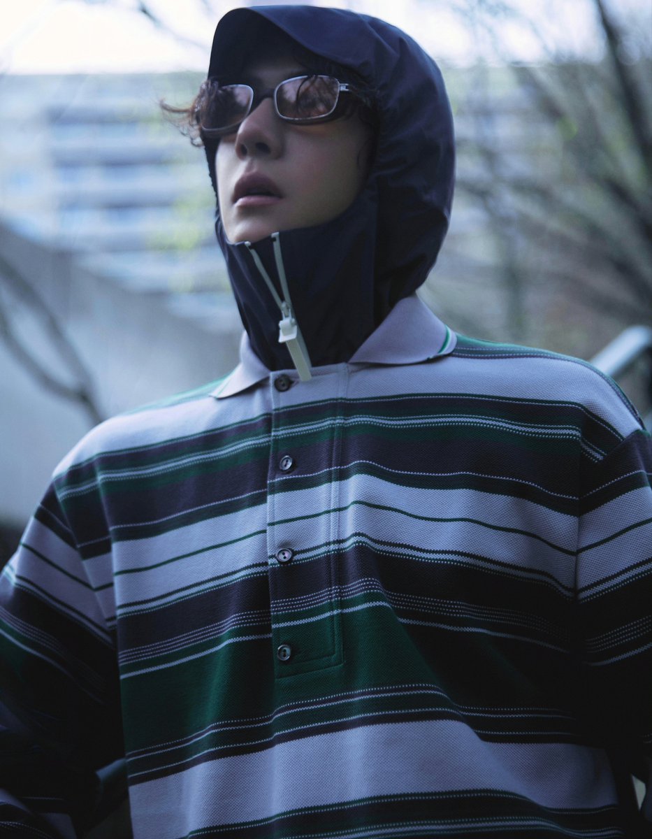 _hhcf's tweet photo. @LACOSTE_JAPAN #WangYiboxLacosteFW26
#WangYibo perfectly interprets the layering of striped shirts✨

WANG YIBO LACOSTE PFW 2026
 #LacosteFW26 #PFW 
#WangYiboxLacoste 
#ParisFashionWeek #Lacoste https://t.co/hgtaHexJkP