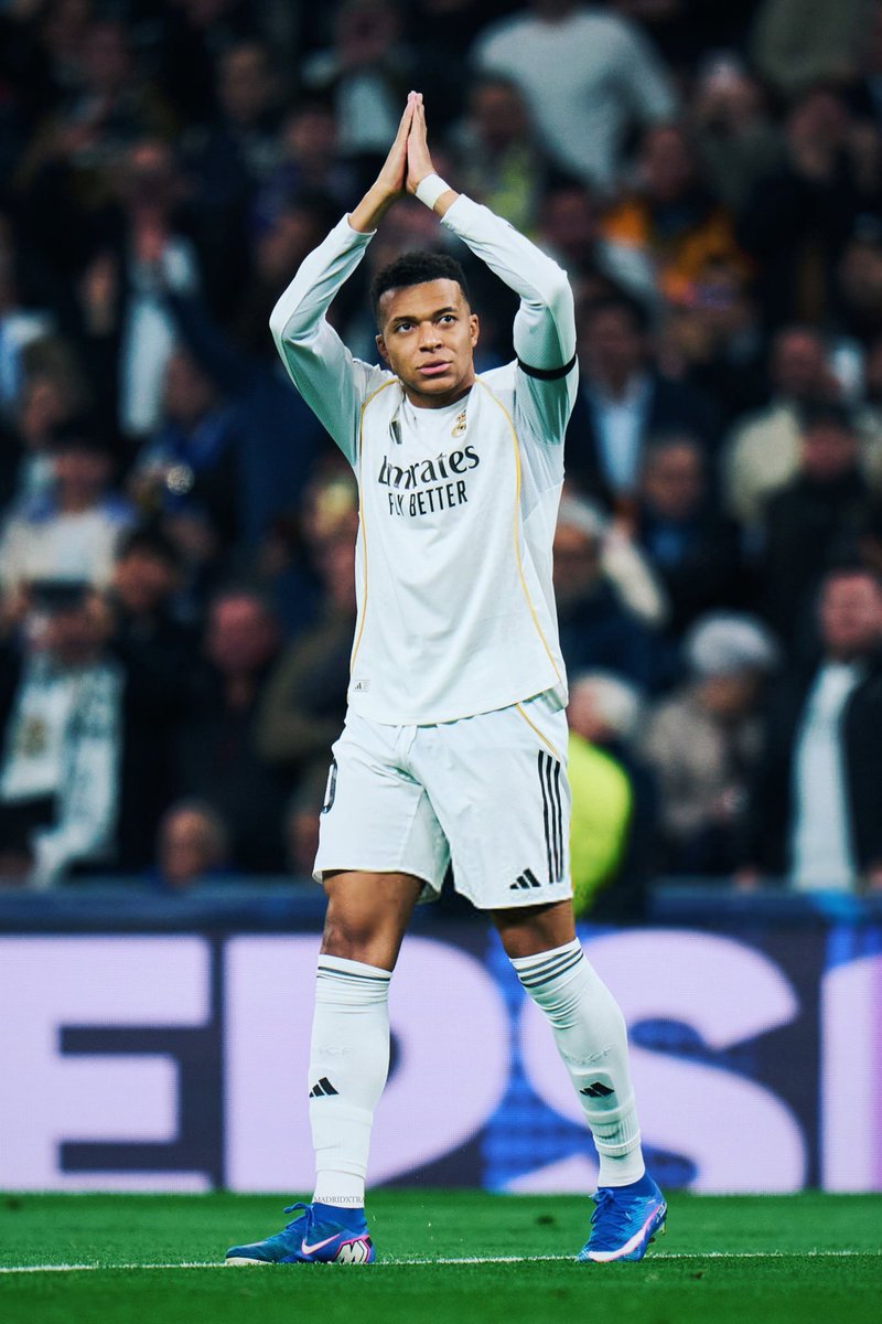 (fan) REAL MADRID FANS 🤍 tweet media