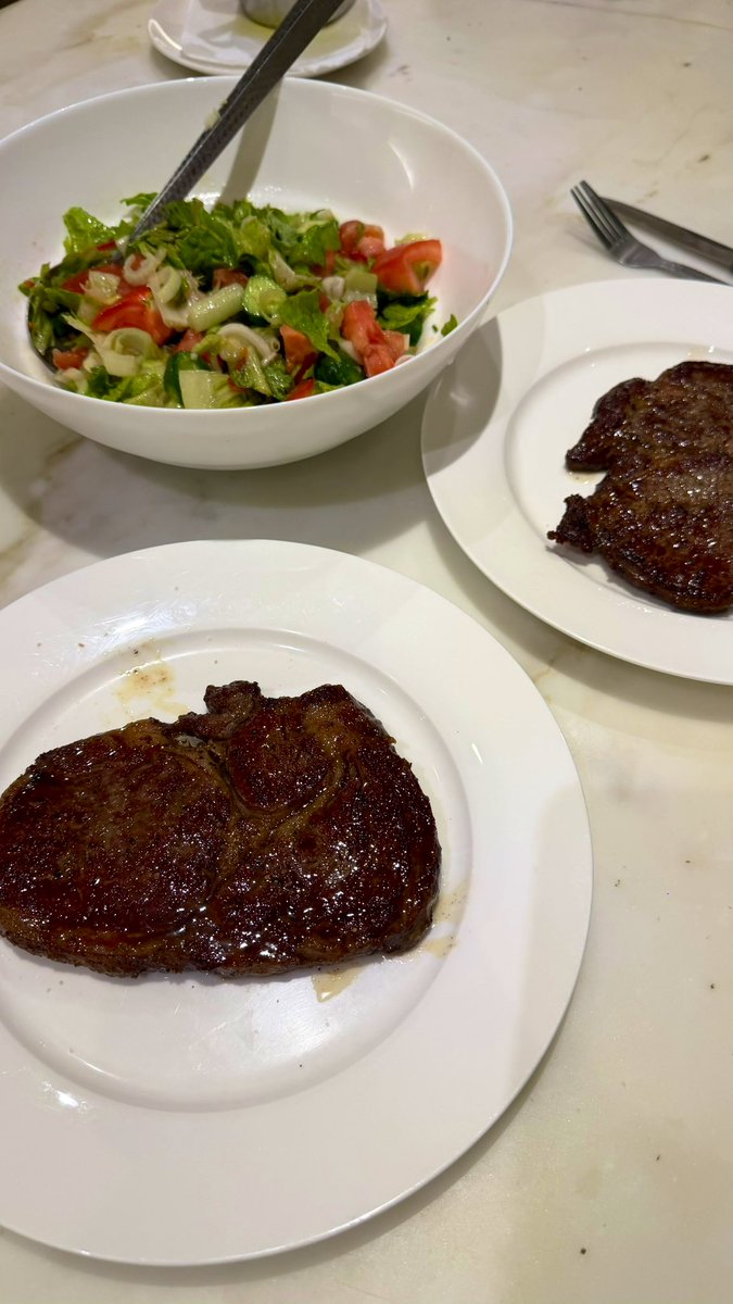 Chloe 💸 tweet media