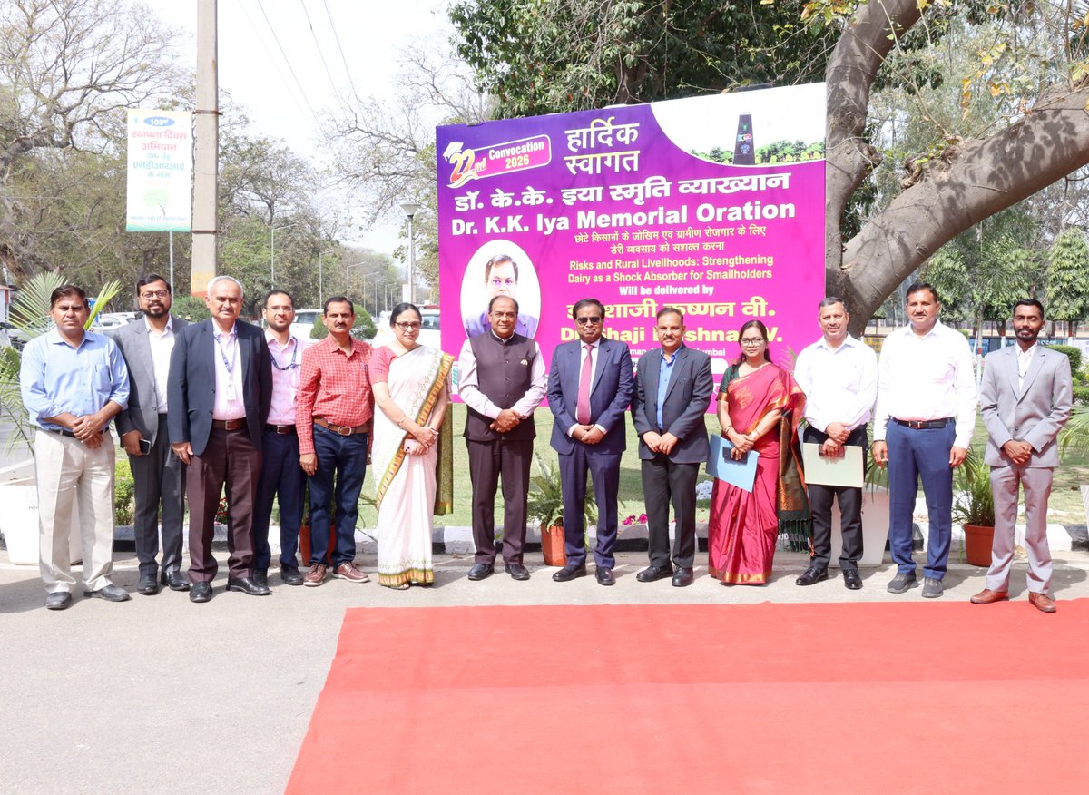 PIBChandigarh's tweet photo. The prestigious Dr. K.K. Iya Memorial Oration was held at ICAR–NDRI, Karnal during the Academic Fortnight ahead of the 22nd Convocation.
NDRI Director Dr. Dheer Singh welcomed Dr. Shaji Krishnan V., Chairman, NABARD, as Chief Guest.
#NDRI #DairySector
Threads 🧵 https://t.co/6EjujTA5Mi