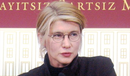 Aşağıdaki Cumhuriyet Kadını aday olmadığı sürece kimseye oy vermemeye devam edeceğim.👇
#secim #seçim #enflasyon #SONDAKİKA