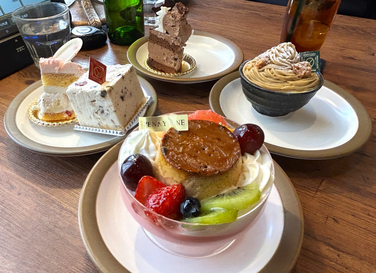 nmaiyasan's tweet photo. 宇都宮のペニーレインレストラン

英国調の建物でビートルズの世界観を感じることができる

ケーキ食べ放題1500円、これはもう行くしかないだろ https://t.co/AgxNDcF8c0