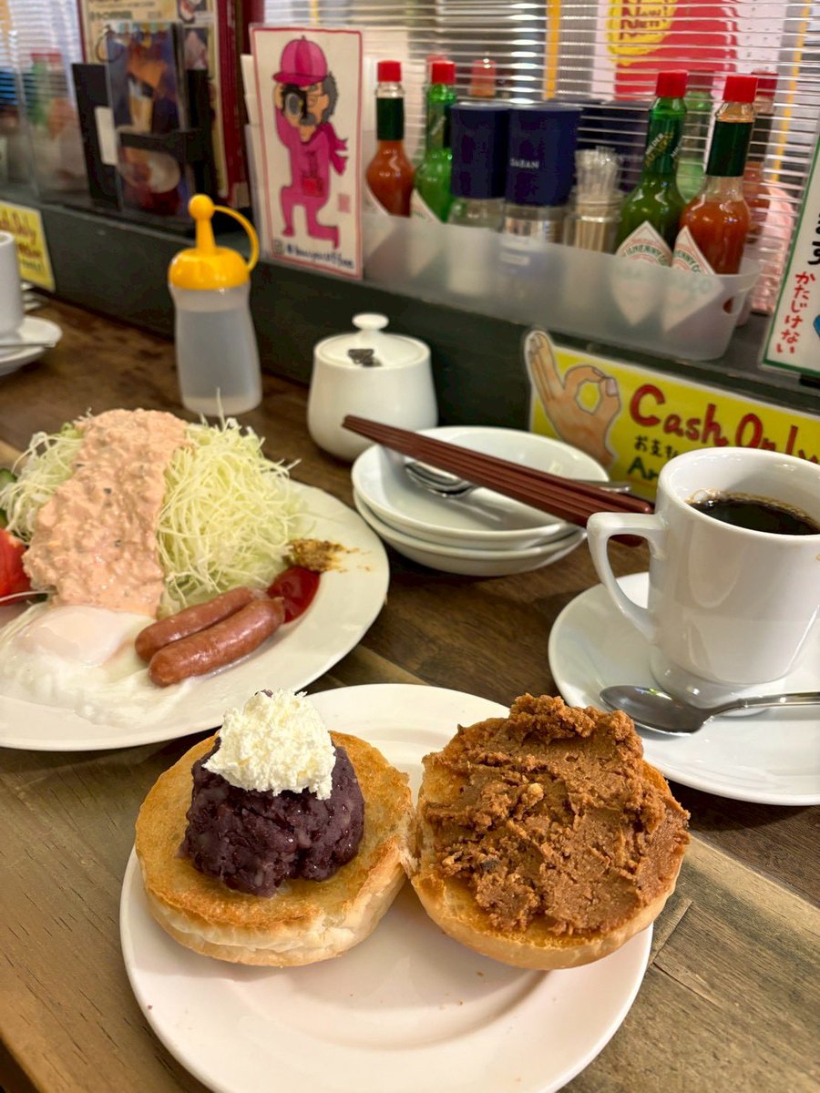 cherrybonbon00's tweet photo. 最近大学の友達が名古屋に来てくれて、美味しい食べ物堪能しました🤍実際住んでると行かなかったりしますからね、、、
ちなみにあつた蓬莱軒本店に行きましたが、火曜日は他店お休みということで90分待ちでした(ディズニー感覚) https://t.co/oIvWakYTgz