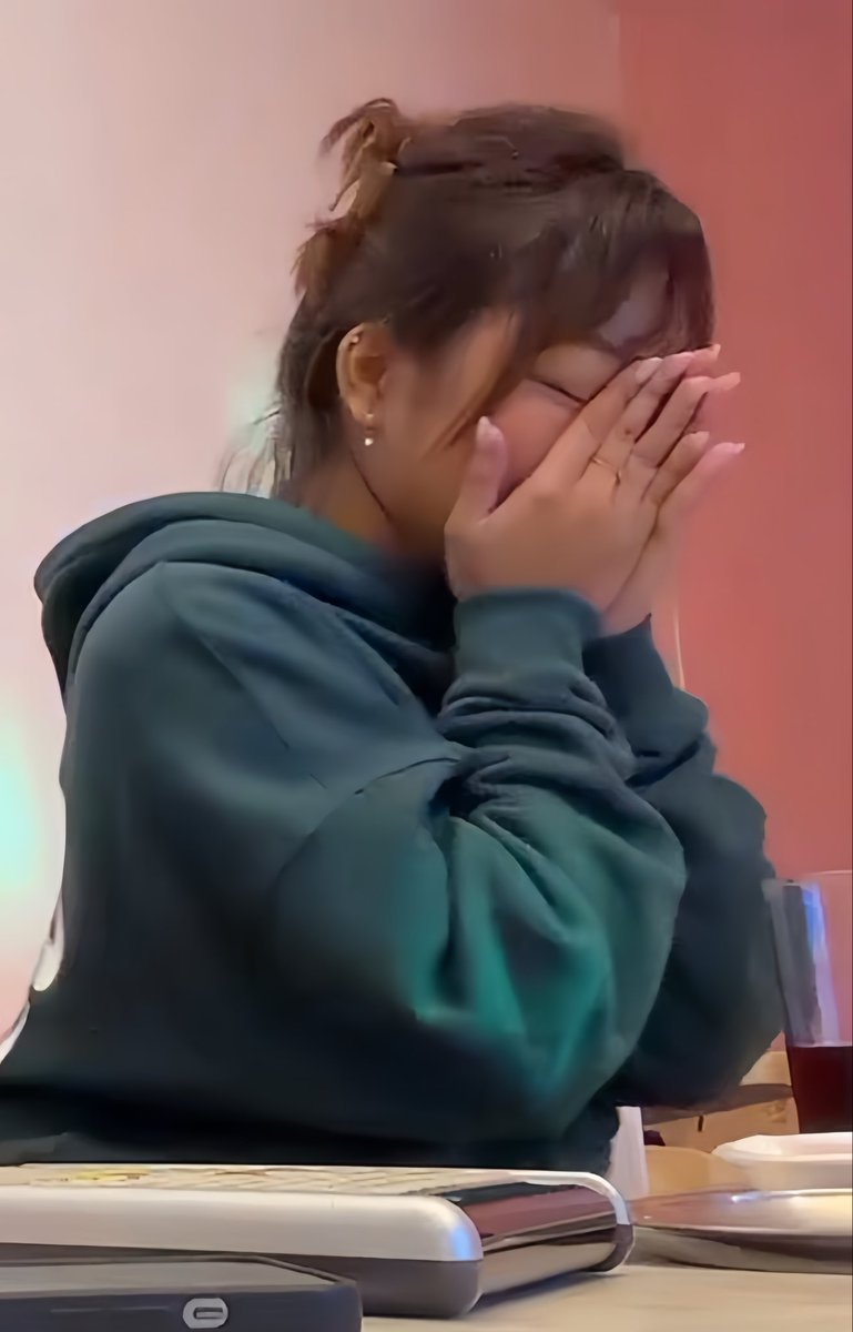 so far we know carmelle's upcoming album will have the following:
• stay
• morena
• salamin
• pangarap kong tagumpay

there could be 2-5 more? i'm so excited!!!!!

CARMELLE STAY OUT NOW