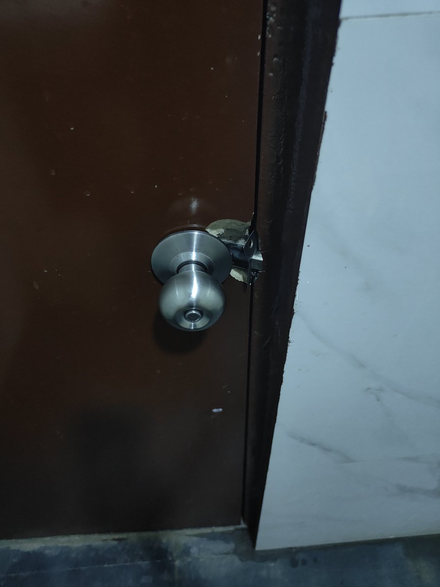 cagopal14's tweet photo. @oyorooms @oyorooms @oyo4u @riteshagar This is misleading. A phone call is not a resolution. No refund has been issued and no written solution provided. I had to leave the property due to unusable rooms. Please process refund for Booking JSXX2240 instead of marking the issue addressed. https://t.co/T6hgenBSjc