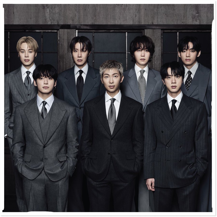 The #ARIRANG cover art is here! What do we think <a href="/bts_bighit/">BTS_official</a> fans? 💬 

officialcharts.com/chart-news/bts…