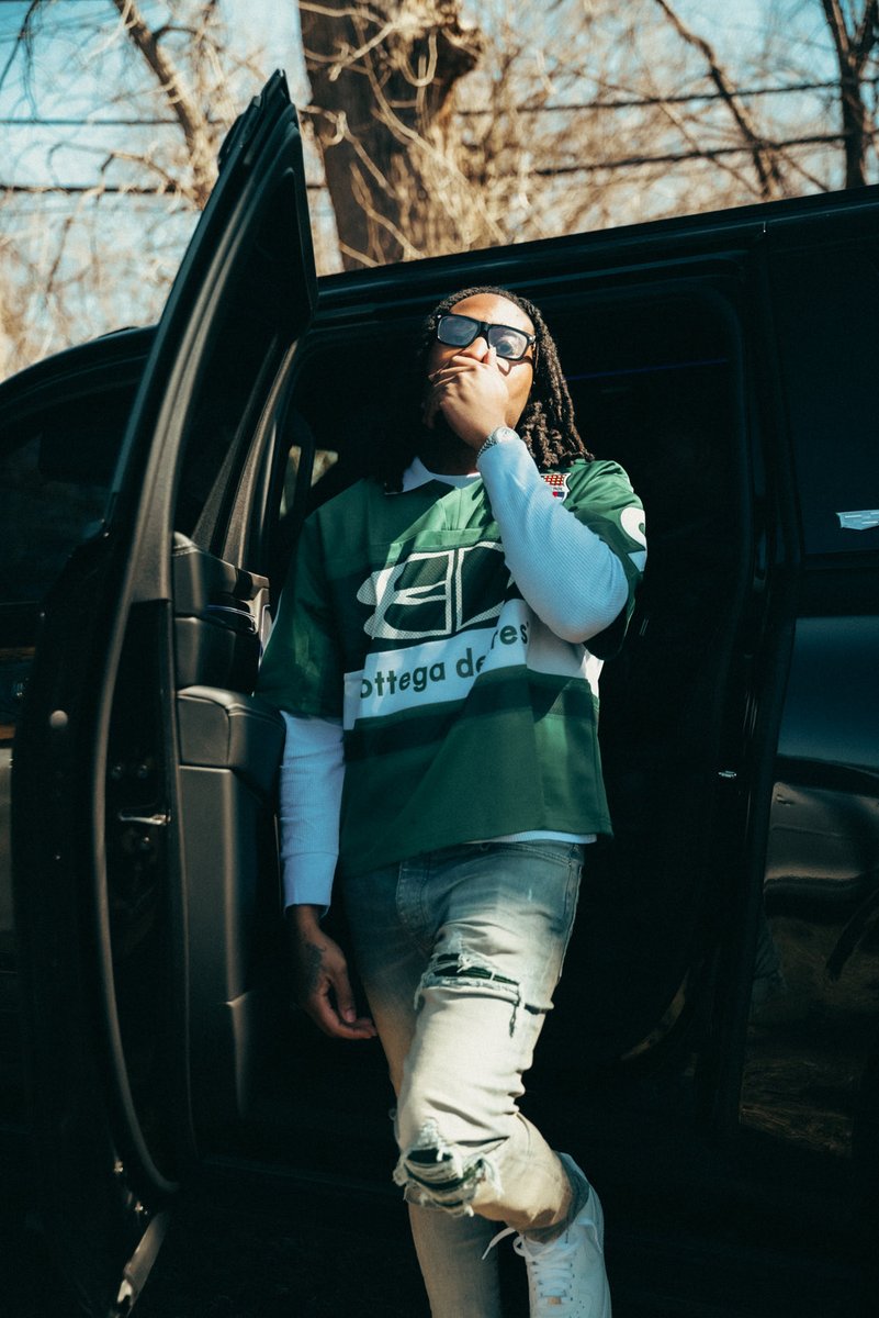 lilromo_'s tweet photo. I swear this shit feel so good lol long live my niggas yall kno how this shit get. No more free me I’m back🦅 https://t.co/JsXRgdY7f1